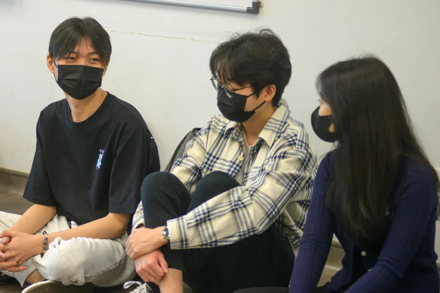 Students wearing masks on campus