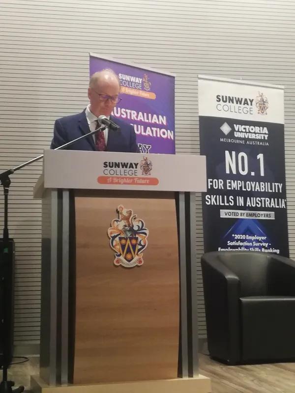Professor Graeme Wilkinson, Tan Sri Jeffrey Cheah Distinguished Professor and former Vice-Chancellor of Sunway University, held the audience’s attention with the book and author introduction