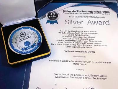 Professor Bradley, MMU and Alypz Sdn. Bhd. collaborators win Silver at Malaysia Technology Expo 2023
